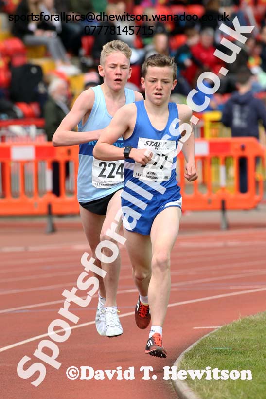 Boys under-15s 1500 metres, North Eastern Track and Field Champs, Gateshead Stadium. Photo: David T. Hewitson/Sports for All Pics